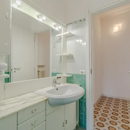Guesthost - Cozy Flat In The Heart Of Daire