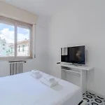 Guesthost - Cozy Flat In The Heart Of Apartamento